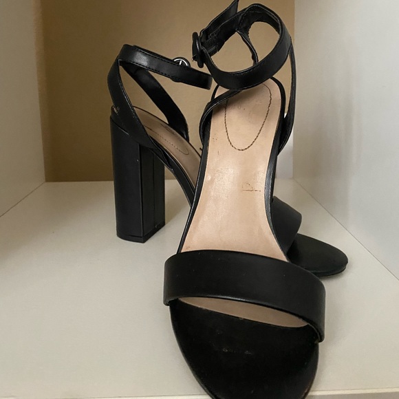 Black Leather Single Strap Thick Heels - Picture 3 of 5